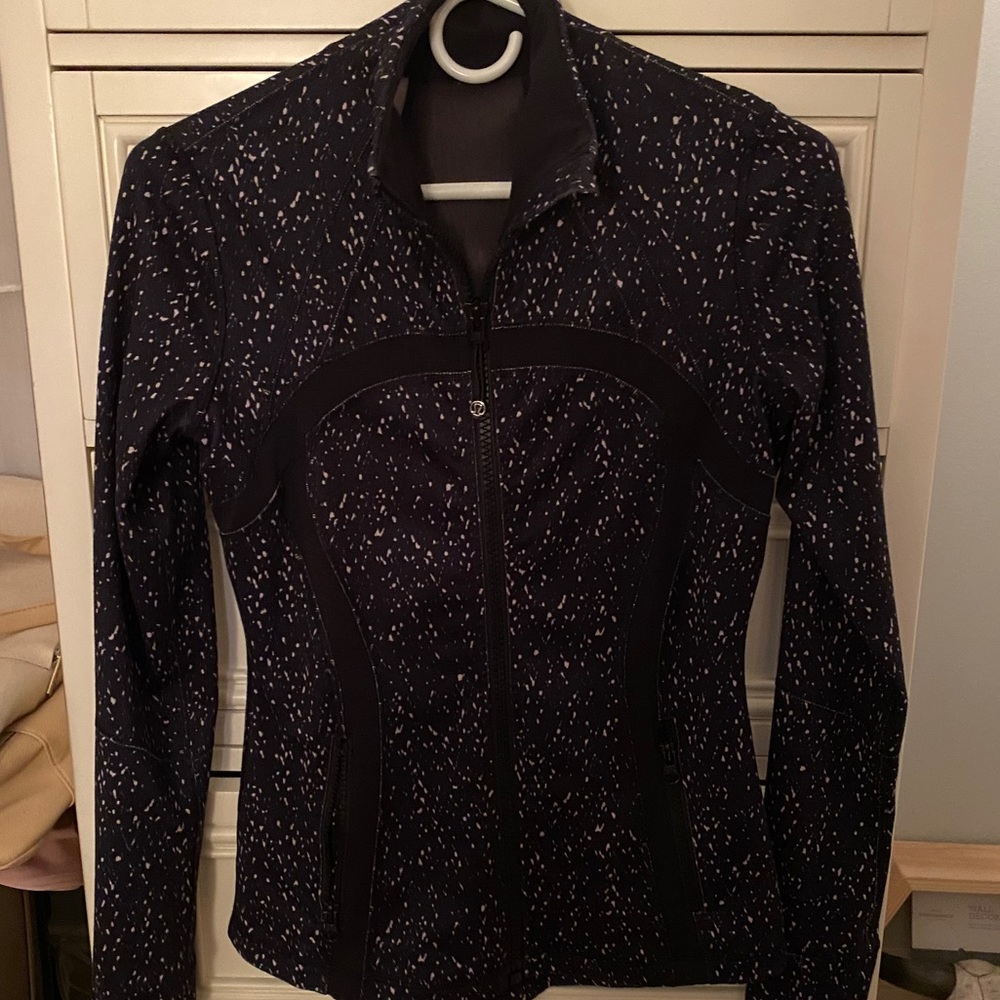 Lululemon zip up running jacket, size small